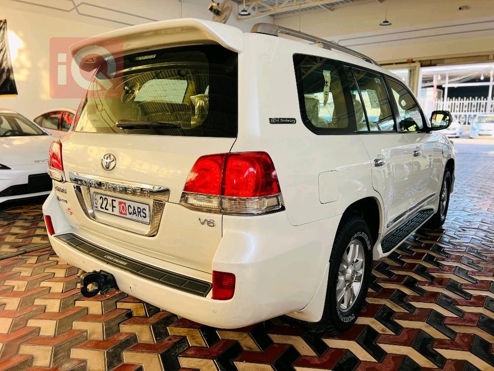 تويوتا لاندكروزر